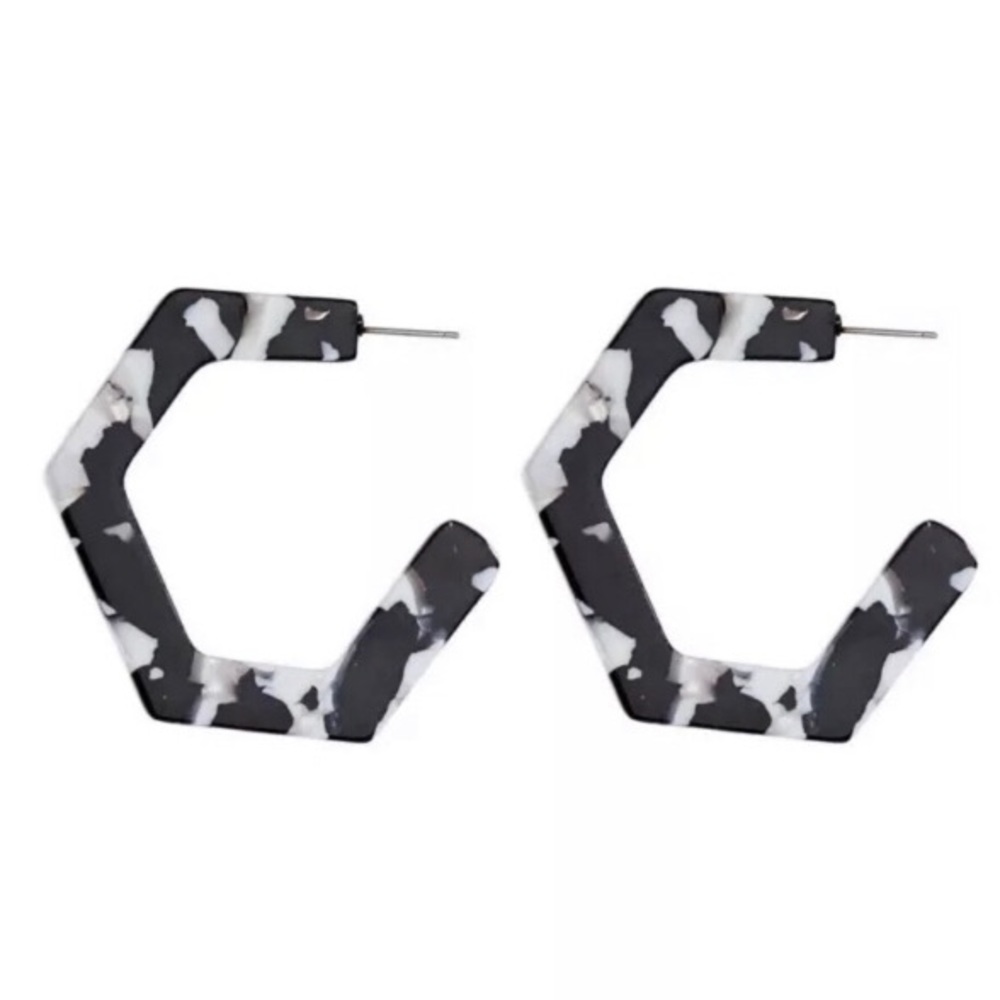 🌴Black & White Tortoise Shell Geometric Hoops